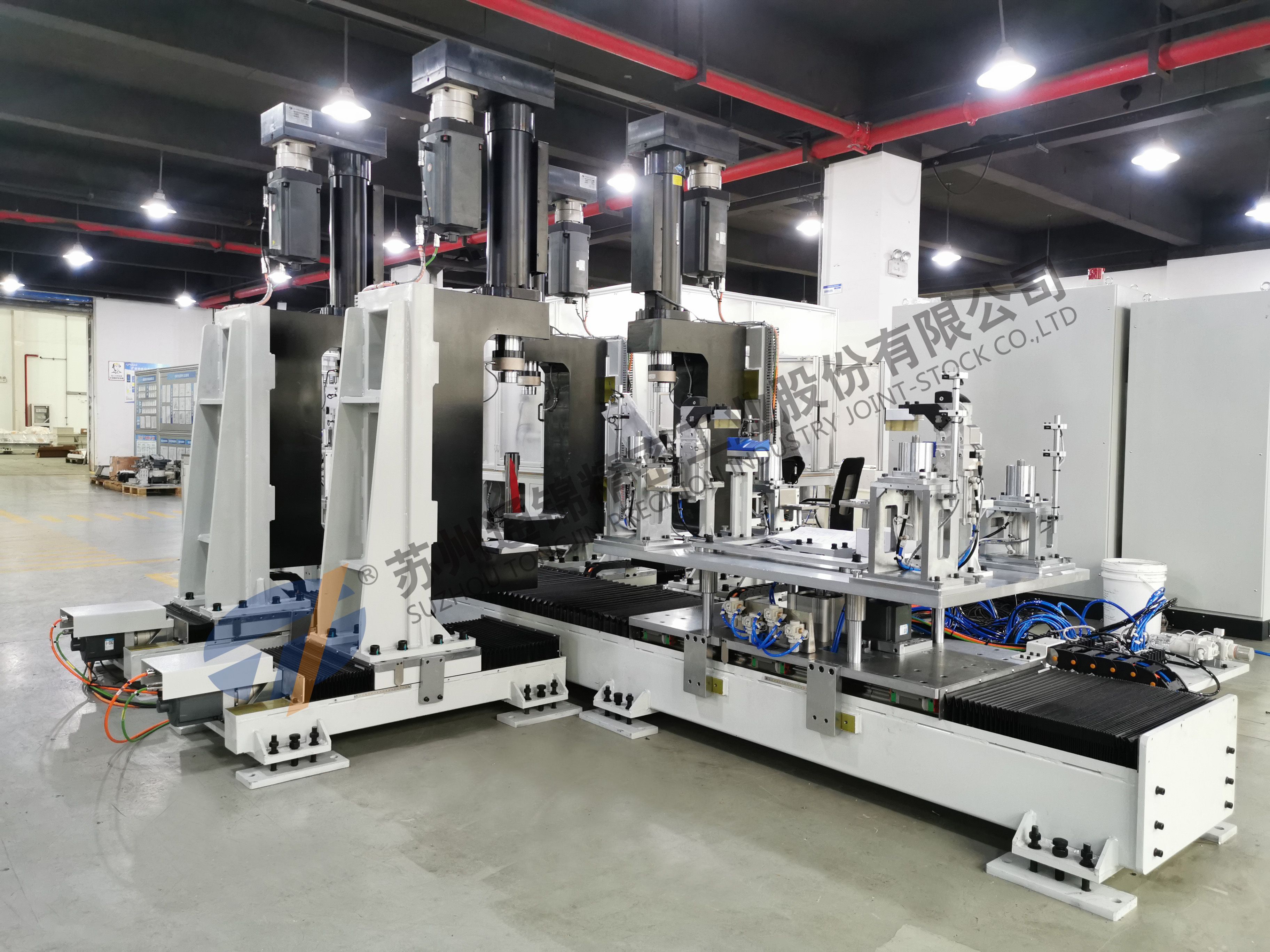 四驅(qū)壓裝設(shè)備